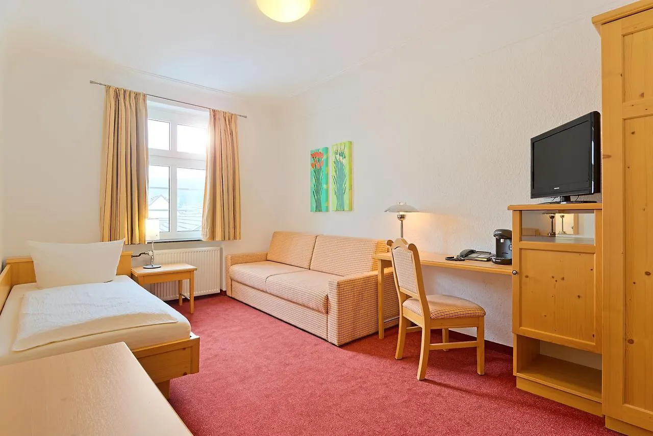 Hotel Restaurant Zur Post Bonn 4*,